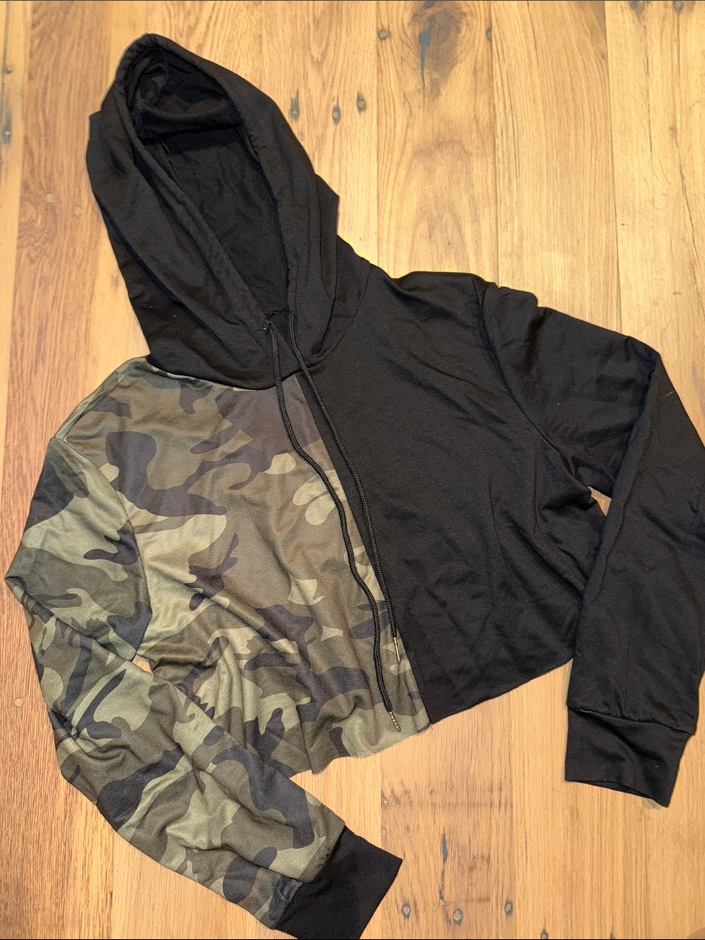 NEW Black & Camo Cropped Hoodie S